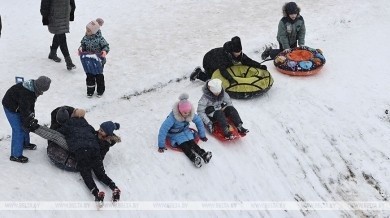 ГАИ: кататься на тюбингах следует на оборудованных горках вдали от проезжей части