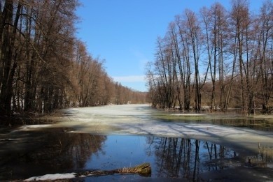 «Энциклопедия безопасности»: поведение на зимнем водоеме