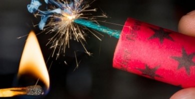 Петарды и хлопушки – опасные игрушки