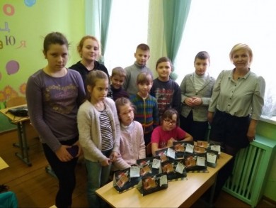 Ребята из отдела технического творчества мастерили своими руками «Автокалендарь»