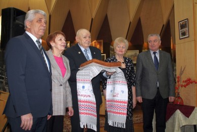 Объединенные любовью к жизни и Бобруйску. Участники клуба «Кіраўнік» поздравили своих юбиляров