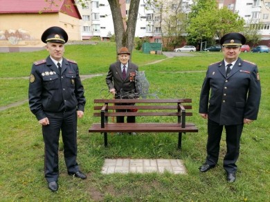 Не ради галочки. Сотрудники Бобруйского отдела Департамента охраны навестили ветерана
