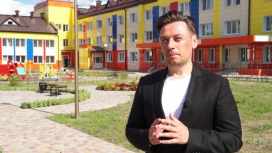 Руслан Алехно возле детской больницы в Бобруйске: «Мы должны помнить о том, кто нас кормит»
