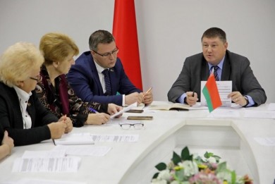 Продолжает работу дискуссионная площадка. Сегодня обсуждаем конституционное реформирование и партийное строительство