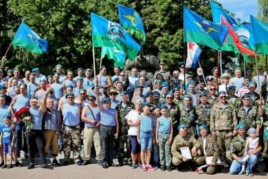 Как в Бобруйске День ВДВ отмечали