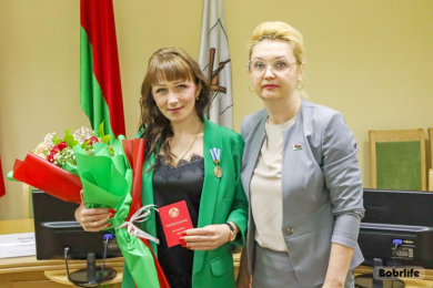 Высокая награда. Жительнице Ленинского района Бобруйска вручили орден Матери