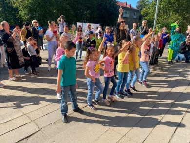 В субботу 11 сентября УК «Центр досуга и творчества г. Бобруйска» состоялся праздник микрорайона «В нашем доме рады всем»