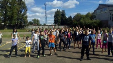 «Цветут» школьные таланты в Ленинском районе