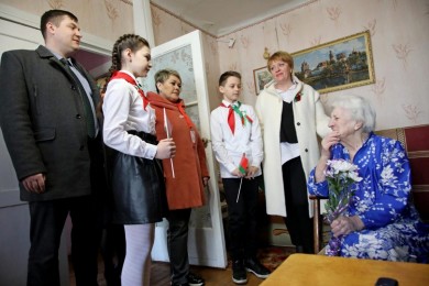 Ветераны войны и пострадавшие от ее последствий получили матпомощь ко Дню Победы