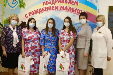 Белая Русь поздравила бобруйчанок, родивших малышей в День матери