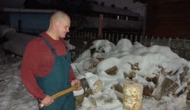 Активисты Бобруйской городской организации ОО "БРСМ" 6 декабря 2022 года оказали помощь одиноко проживающему пенсионеру, инвалиду 2 группы