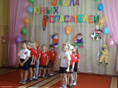 В школе юных спасателей осваивают правила безопасности