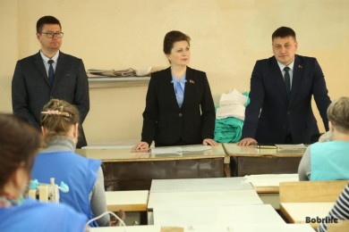О главных тезисах Послания Президента рассказали Андрей Дубинчик и Ирина Рынейская трудовому коллективу