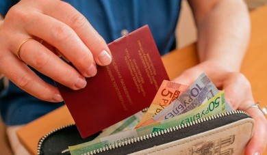 В каком порядке и кому производится выплата недополученной пенсии в связи со смертью получателя пенсии