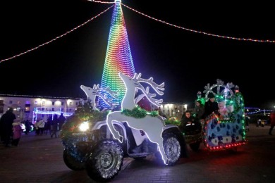 Праздничный концерт «Рождества волшебные мгновения» прошел на площади Ленина