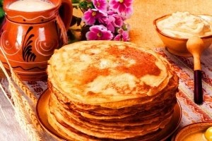 Подходи,  честной народ! Весна красная идет! Всех блинами угощает! Счастья, радости желает!