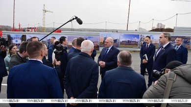 Капсула времени, медицина для всех и "чудо" стекольщиков. Подробности рабочей поездки Лукашенко в Гродно