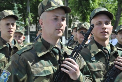 Новобранцы 83-го отдельного инженерно-аэродромного полка присягнули на верность Родине (фотосюжет)